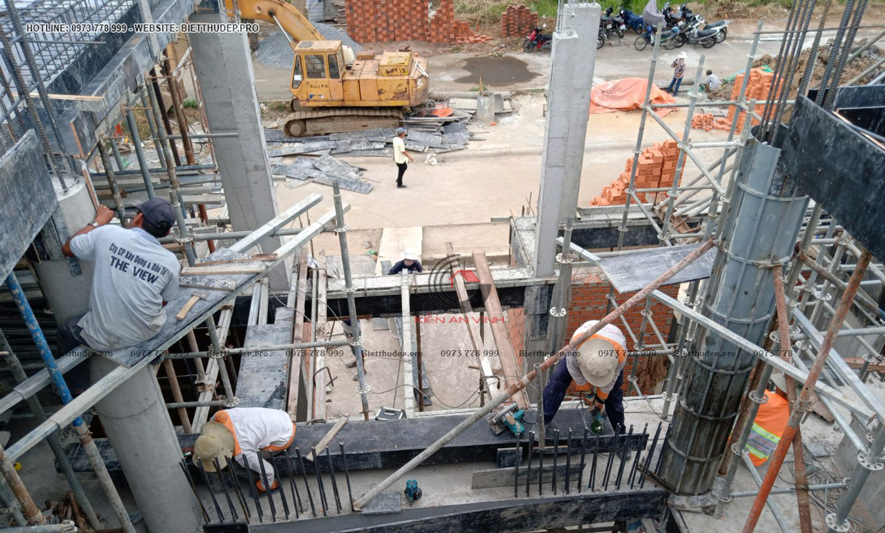 Thi-cong-biet-thu-3-tang-co-ho-boi-14