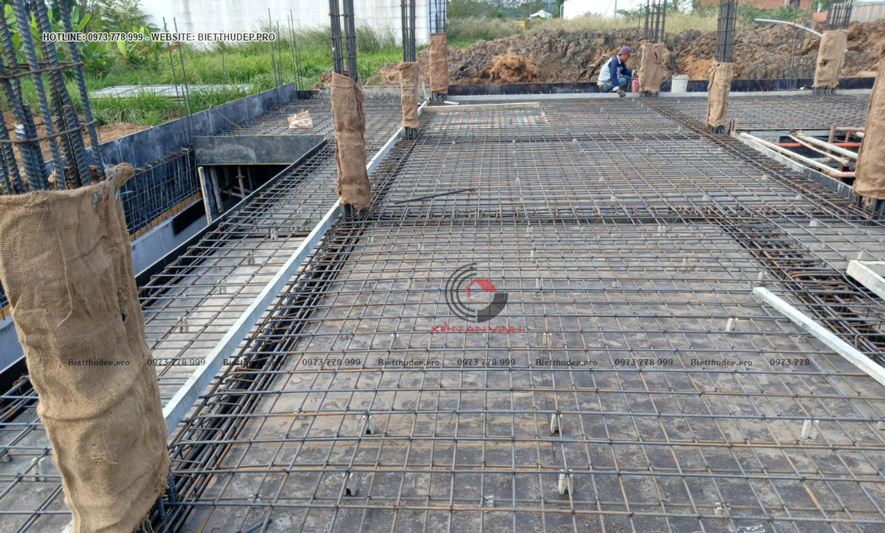 Thi-cong-biet-thu-3-tang-co-ho-boi-17