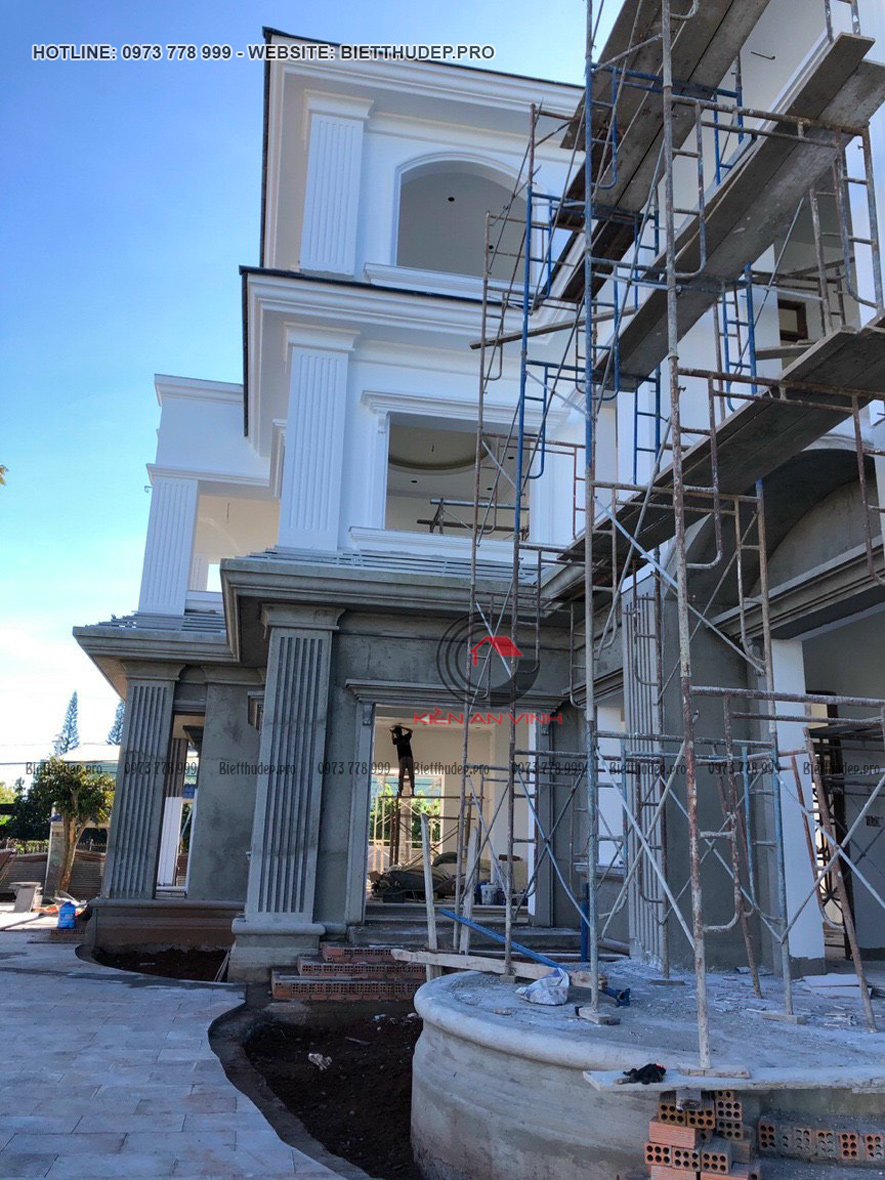 Thi-cong-biet-thu-3-tang-co-ho-boi-6
